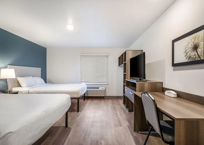 Woodspring - Chicago Hotel Libertyville