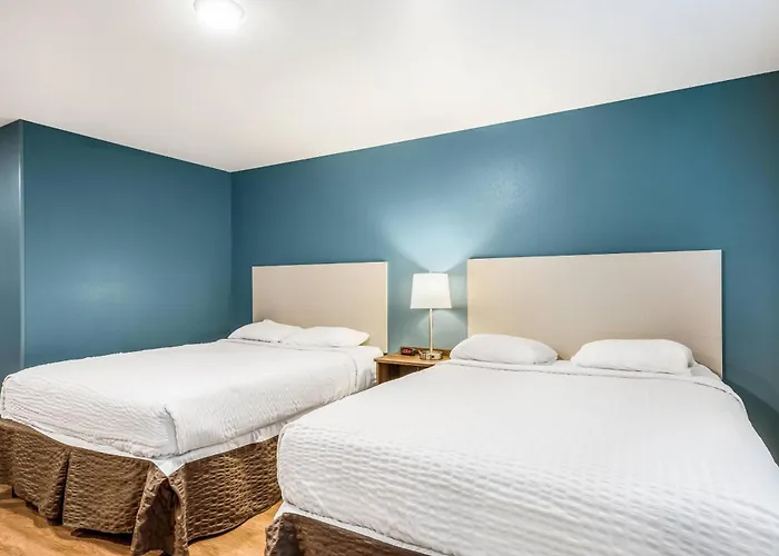 Woodspring - Chicago Hotel Libertyville