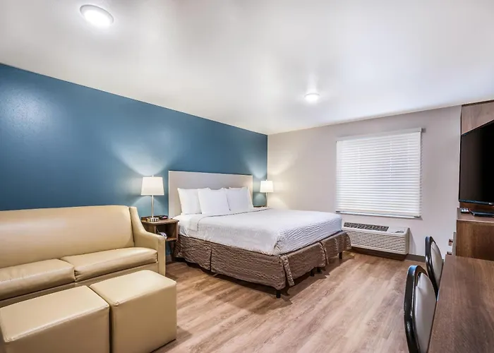 Woodspring - Chicago Hotel Libertyville