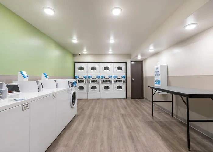 Woodspring - Chicago Libertyville