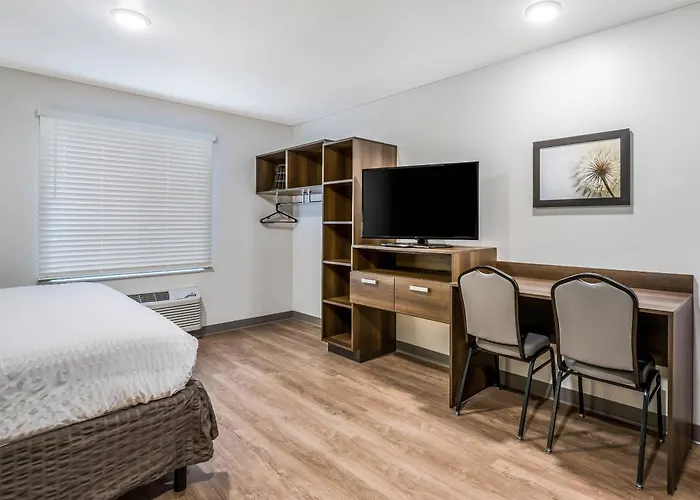 Woodspring - Chicago * Libertyville